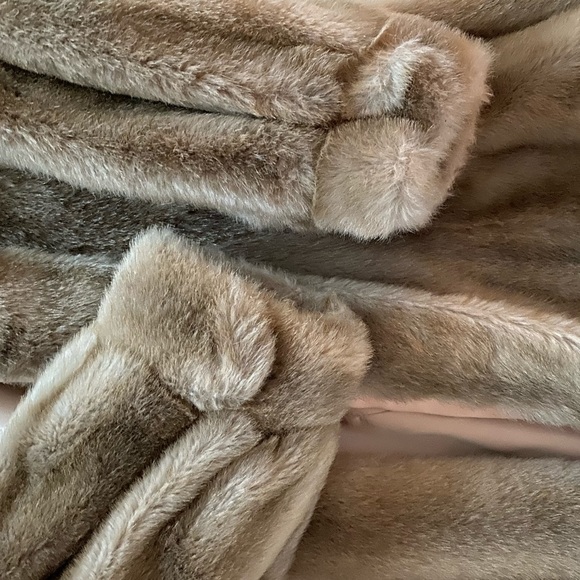Vintage Faux Fur Emilio Pucci Coat - Picture 4 of 4